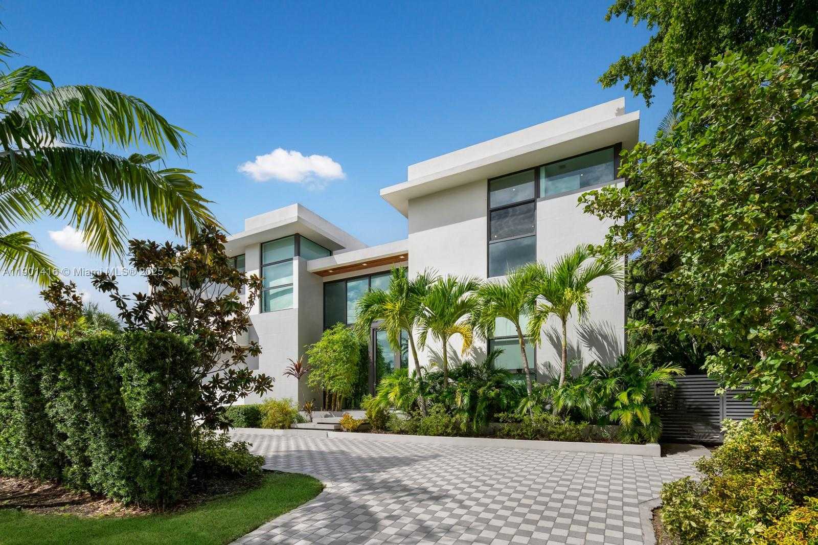 Small Image of 4520 NORTH MERIDIAN AVE, Miami Beach Number 29