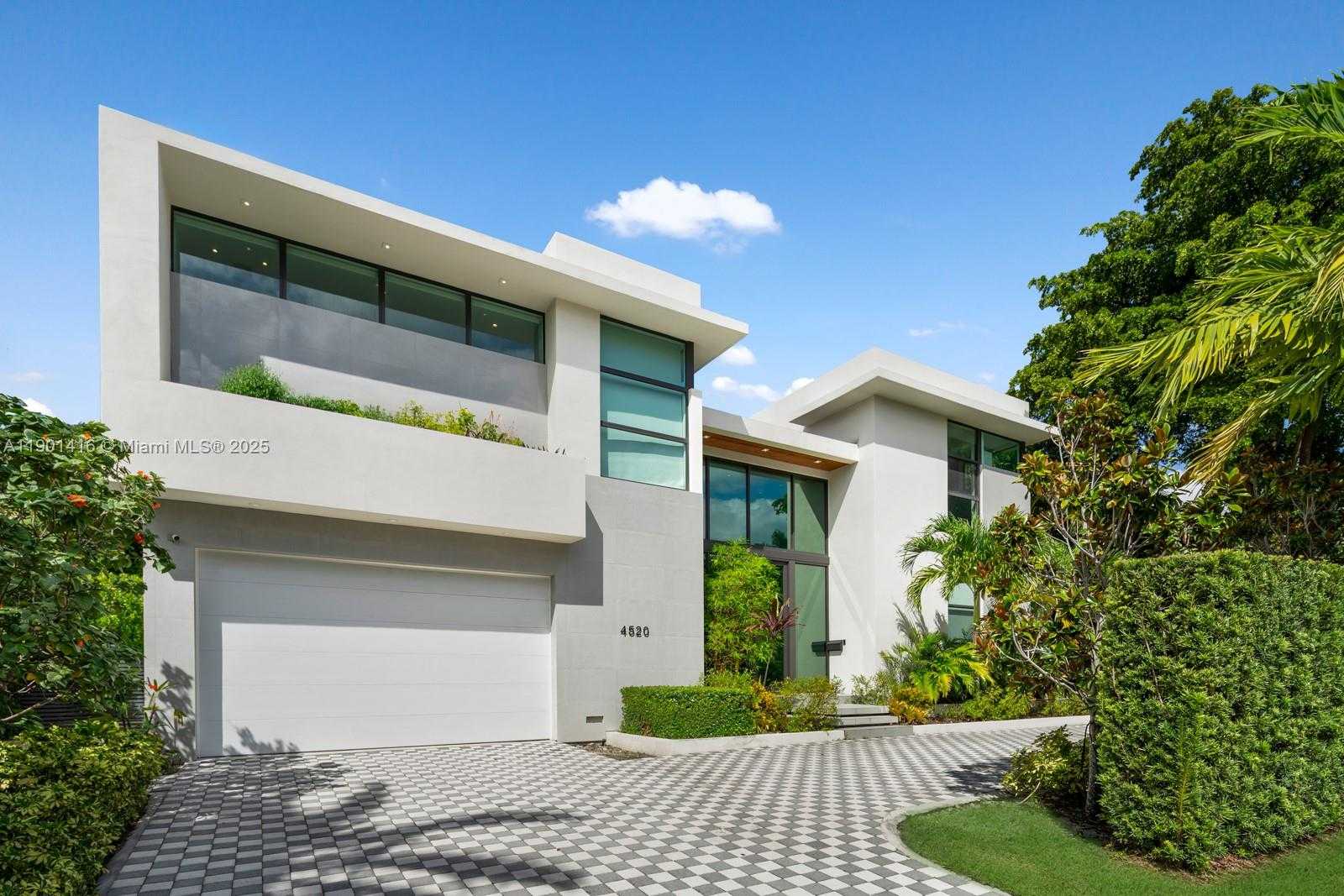 Small Image of 4520 NORTH MERIDIAN AVE, Miami Beach Number 31