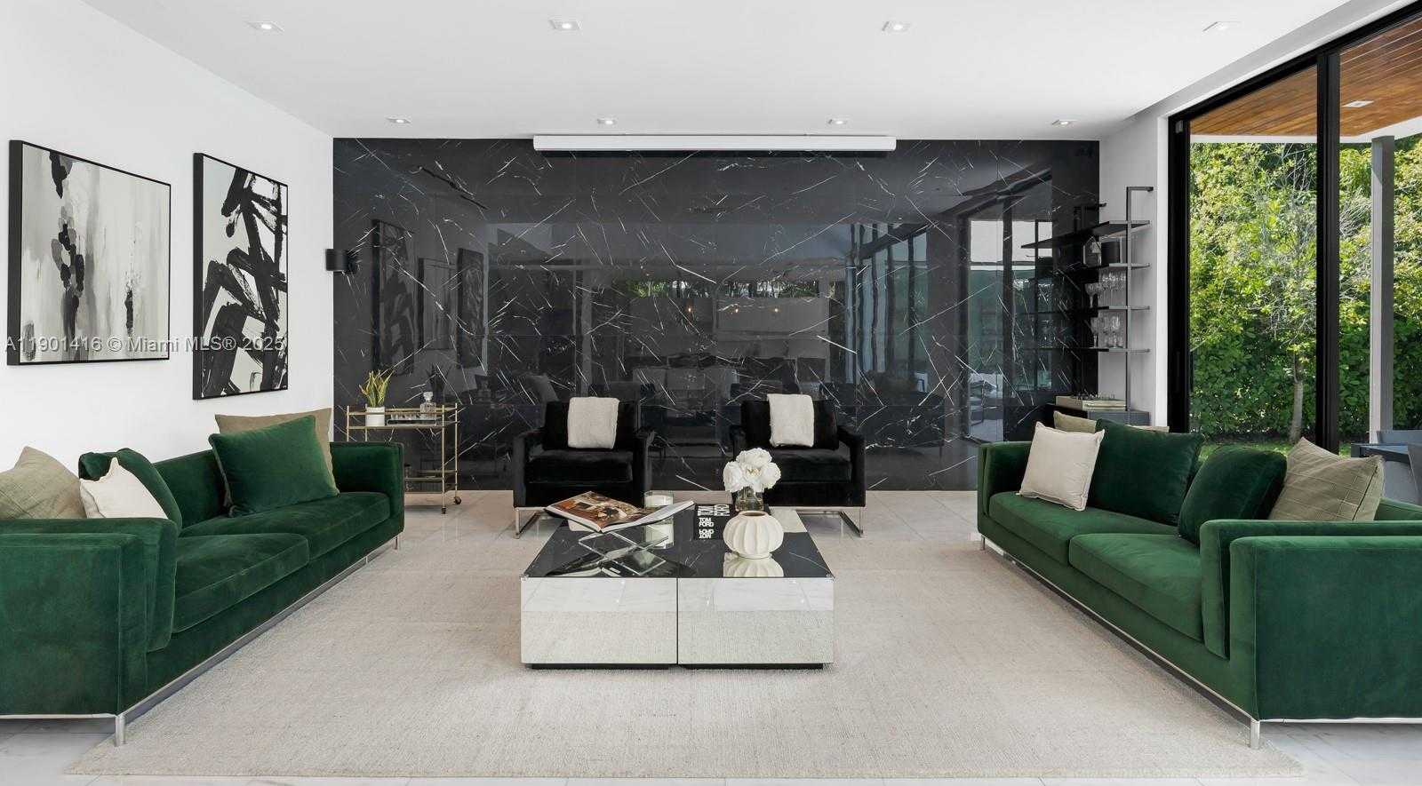 Small Image of 4520 NORTH MERIDIAN AVE, Miami Beach Number 5