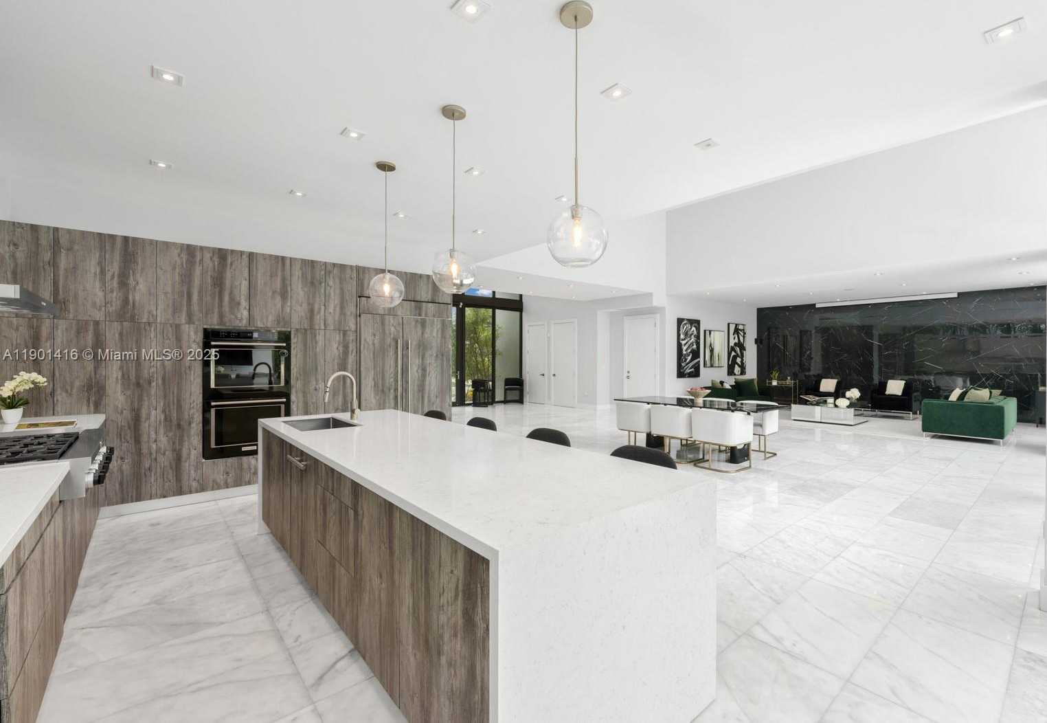 Small Image of 4520 NORTH MERIDIAN AVE, Miami Beach Number 7