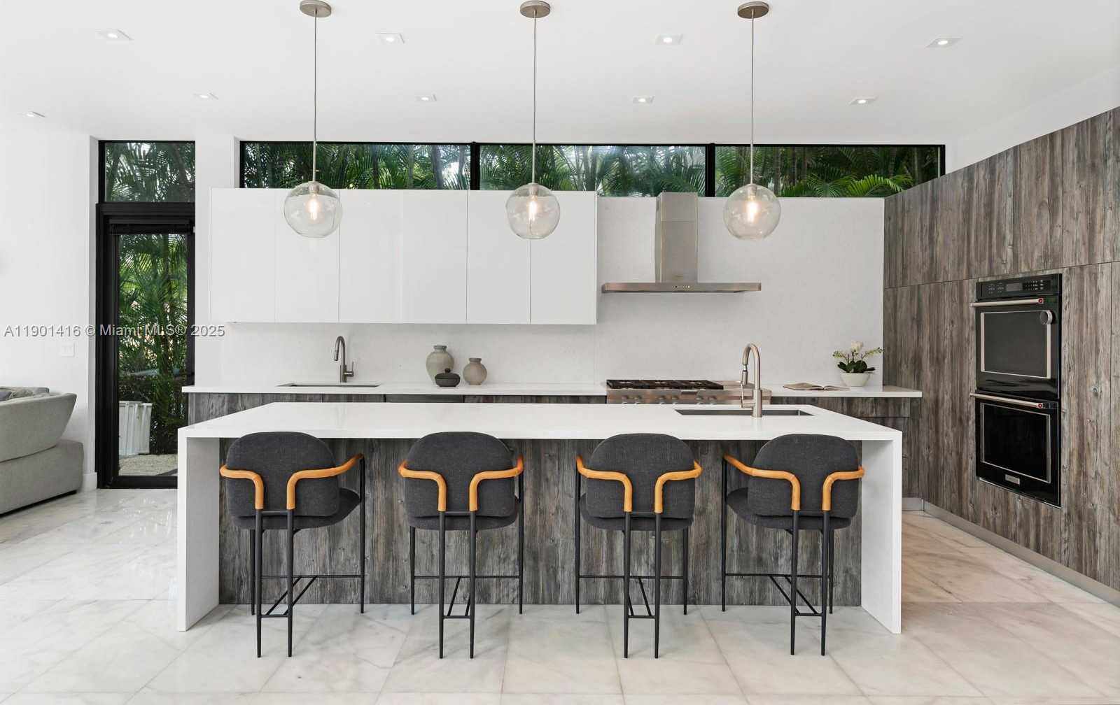 Small Image of 4520 NORTH MERIDIAN AVE, Miami Beach Number 8