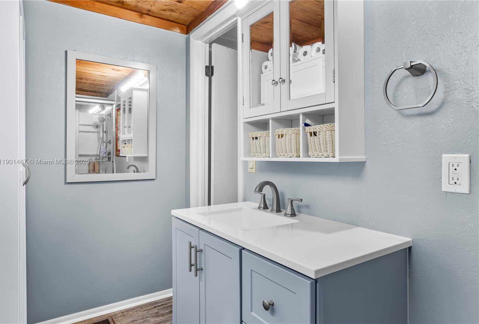 Imagen de Pequeño Objeto