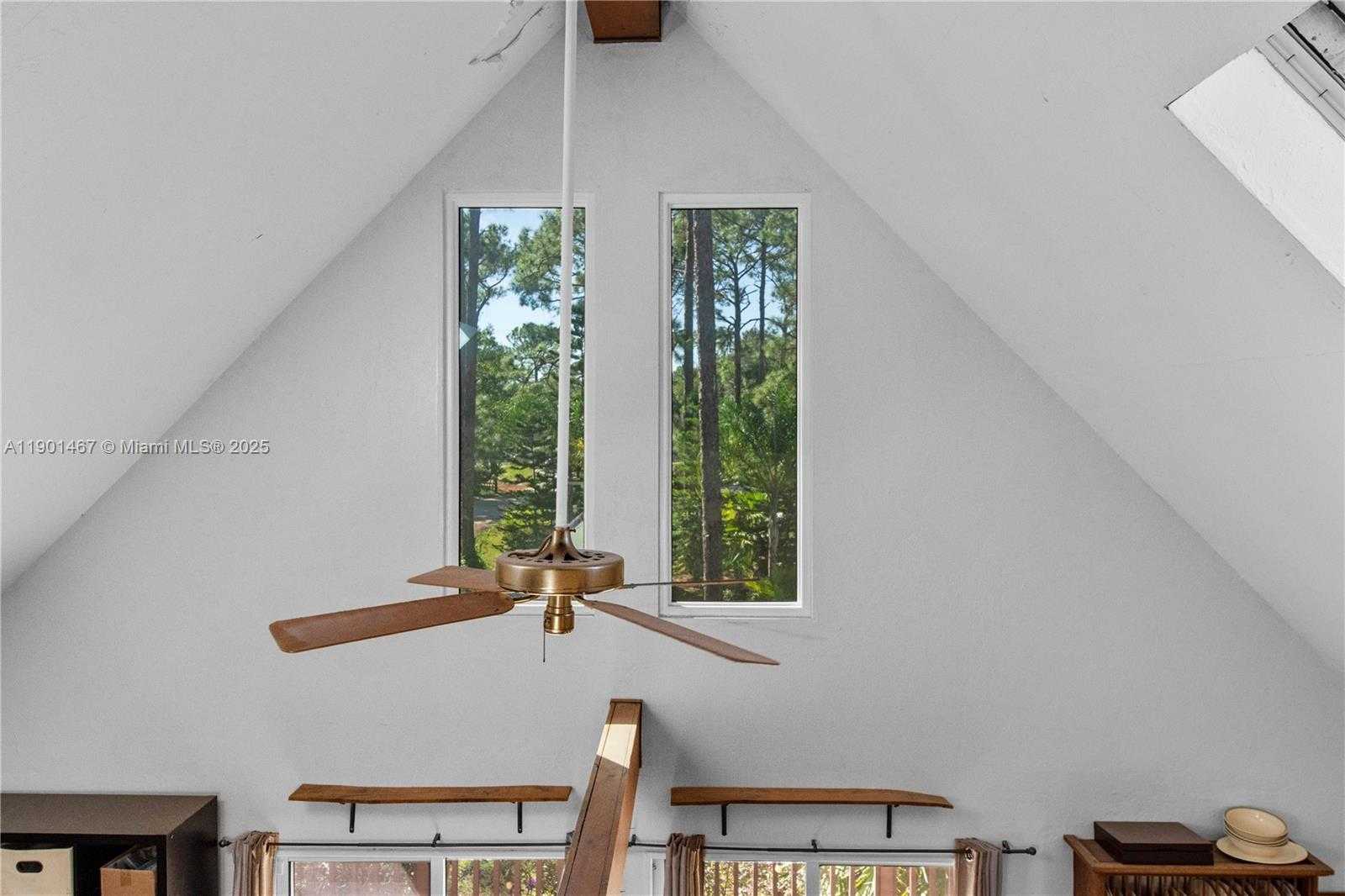 Imagen de Pequeño Objeto