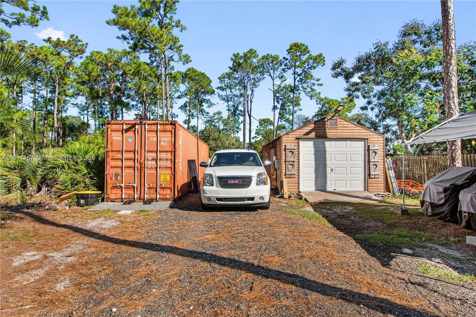 Imagen de Pequeño Objeto