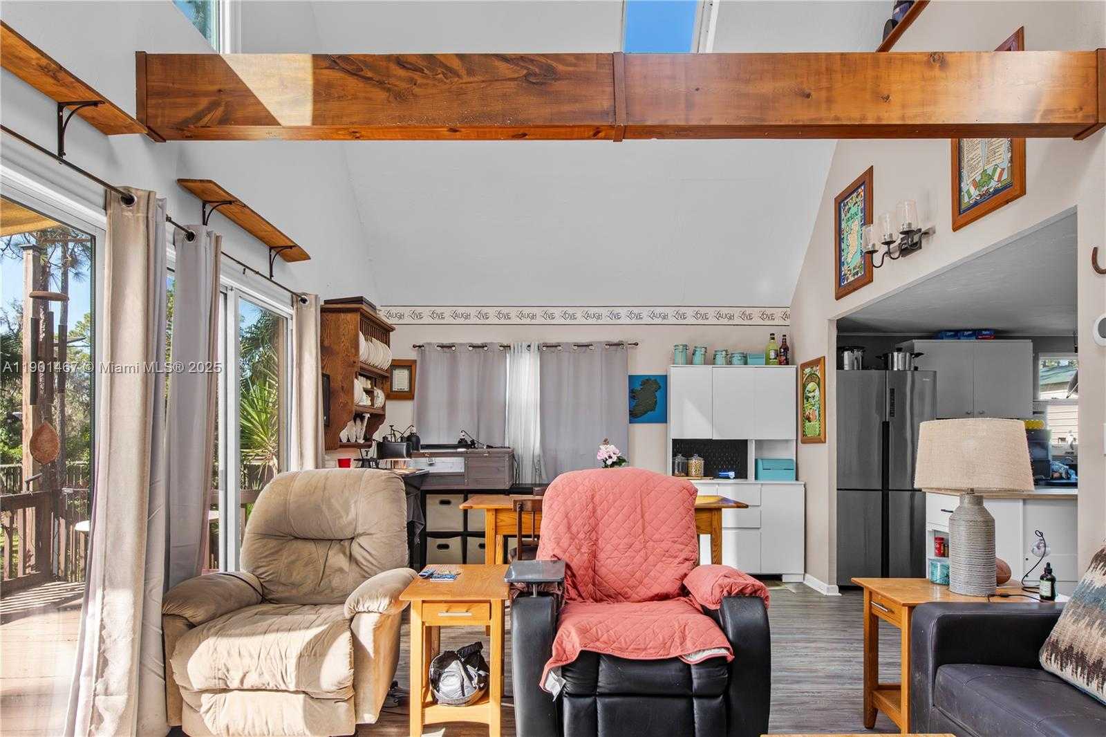 Imagen de Pequeño Objeto