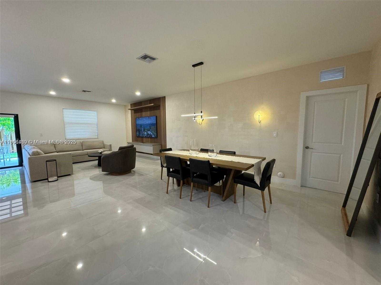 Small Image of 11910 SOUTH WEST 243RD ST, Homestead Number 19