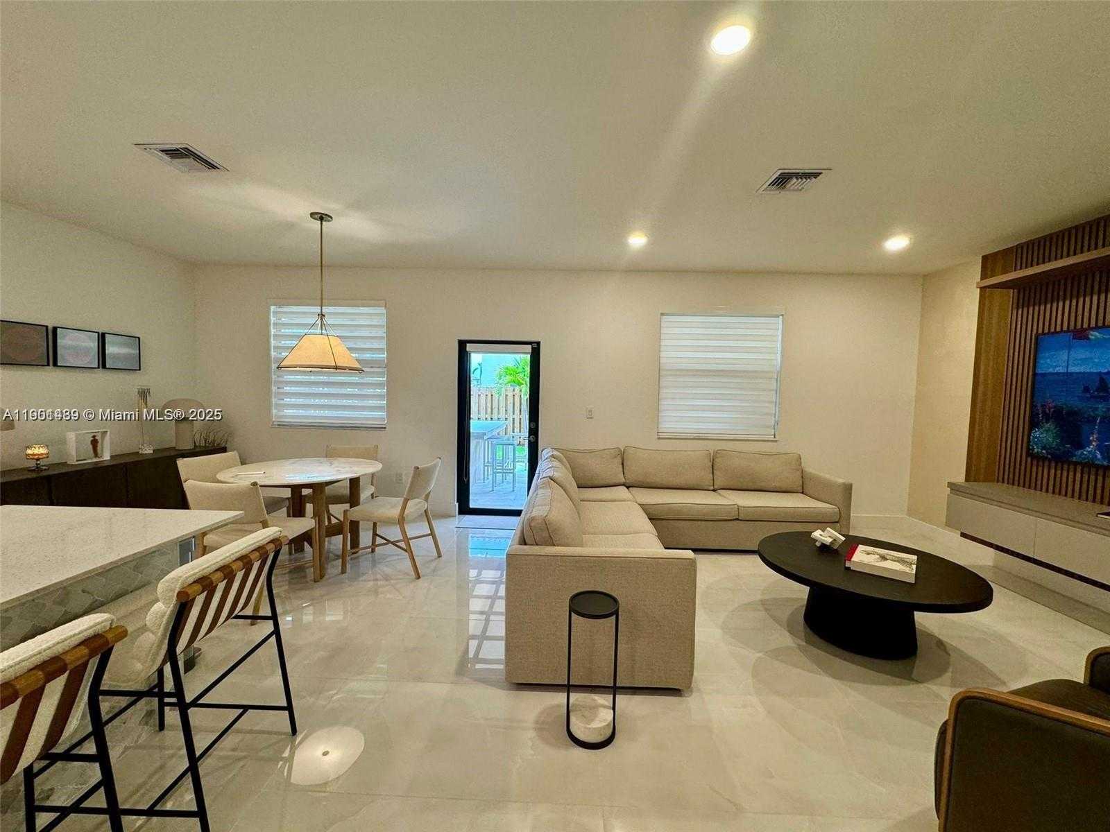 Small Image of 11910 SOUTH WEST 243RD ST, Homestead Number 21