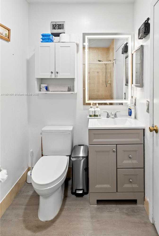 Small Image of 17320 NORTH WEST 66TH PL, Hialeah Number 18