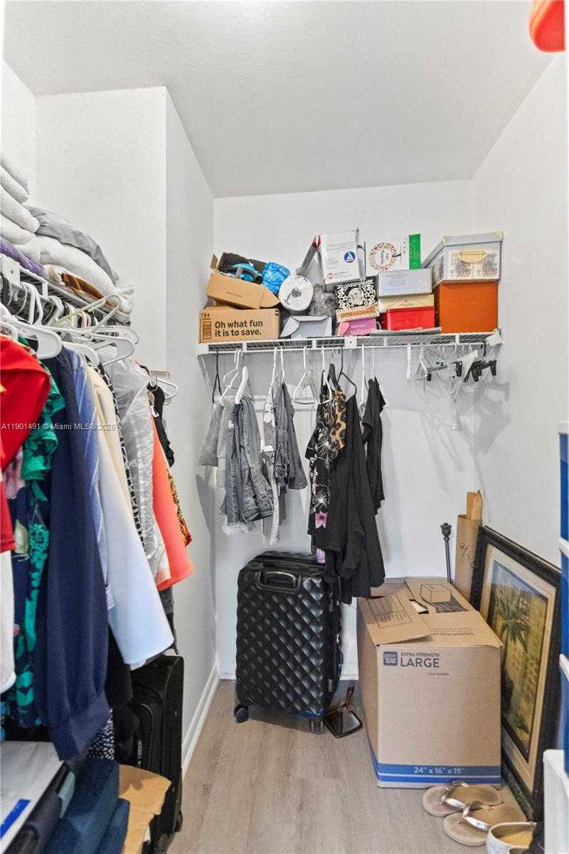 Small Image of 17320 NORTH WEST 66TH PL, Hialeah Number 23