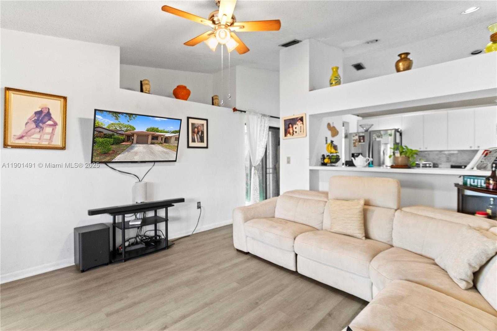 Small Image of 17320 NORTH WEST 66TH PL, Hialeah Number 29