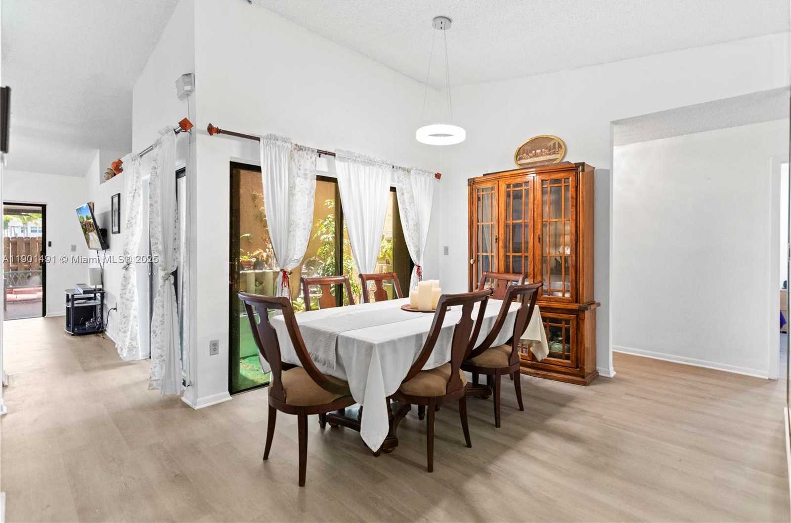 Small Image of 17320 NORTH WEST 66TH PL, Hialeah Number 40