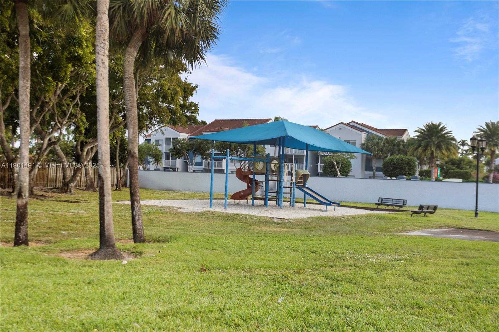 Small Image of 17320 NORTH WEST 66TH PL, Hialeah Number 7