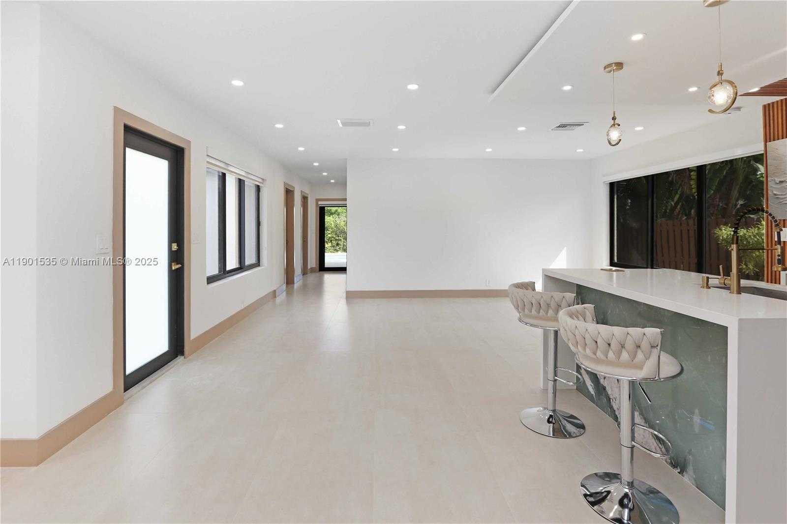 Small Image of 1620 MCKINLEY ST, Hollywood Number 12