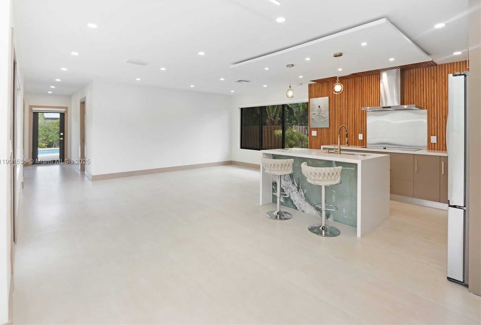 Small Image of 1620 MCKINLEY ST, Hollywood Number 13