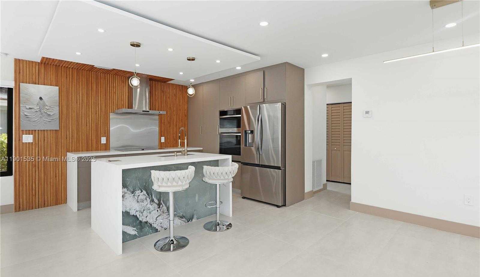 Small Image of 1620 MCKINLEY ST, Hollywood Number 14