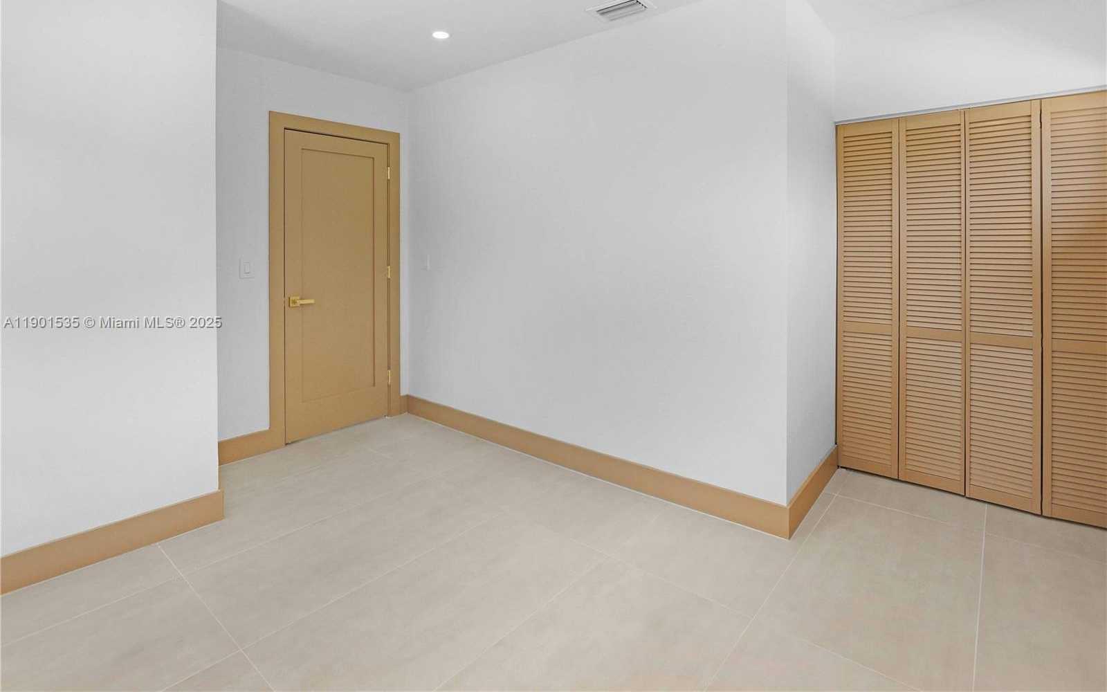 Small Image of 1620 MCKINLEY ST, Hollywood Number 19