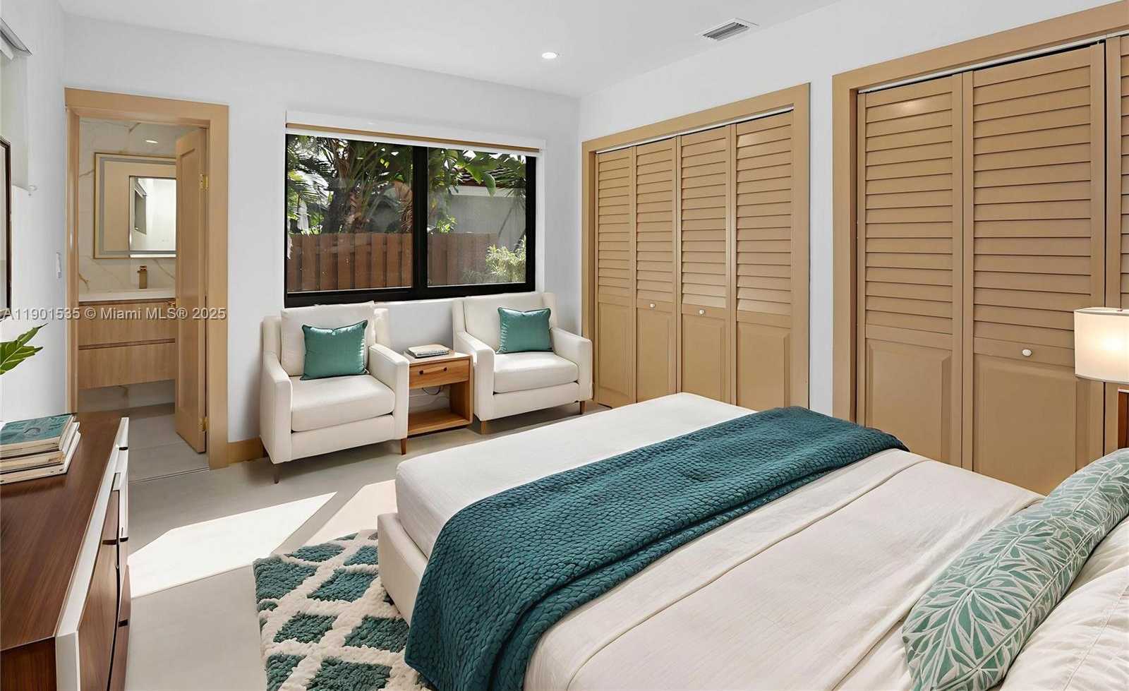 Small Image of 1620 MCKINLEY ST, Hollywood Number 2