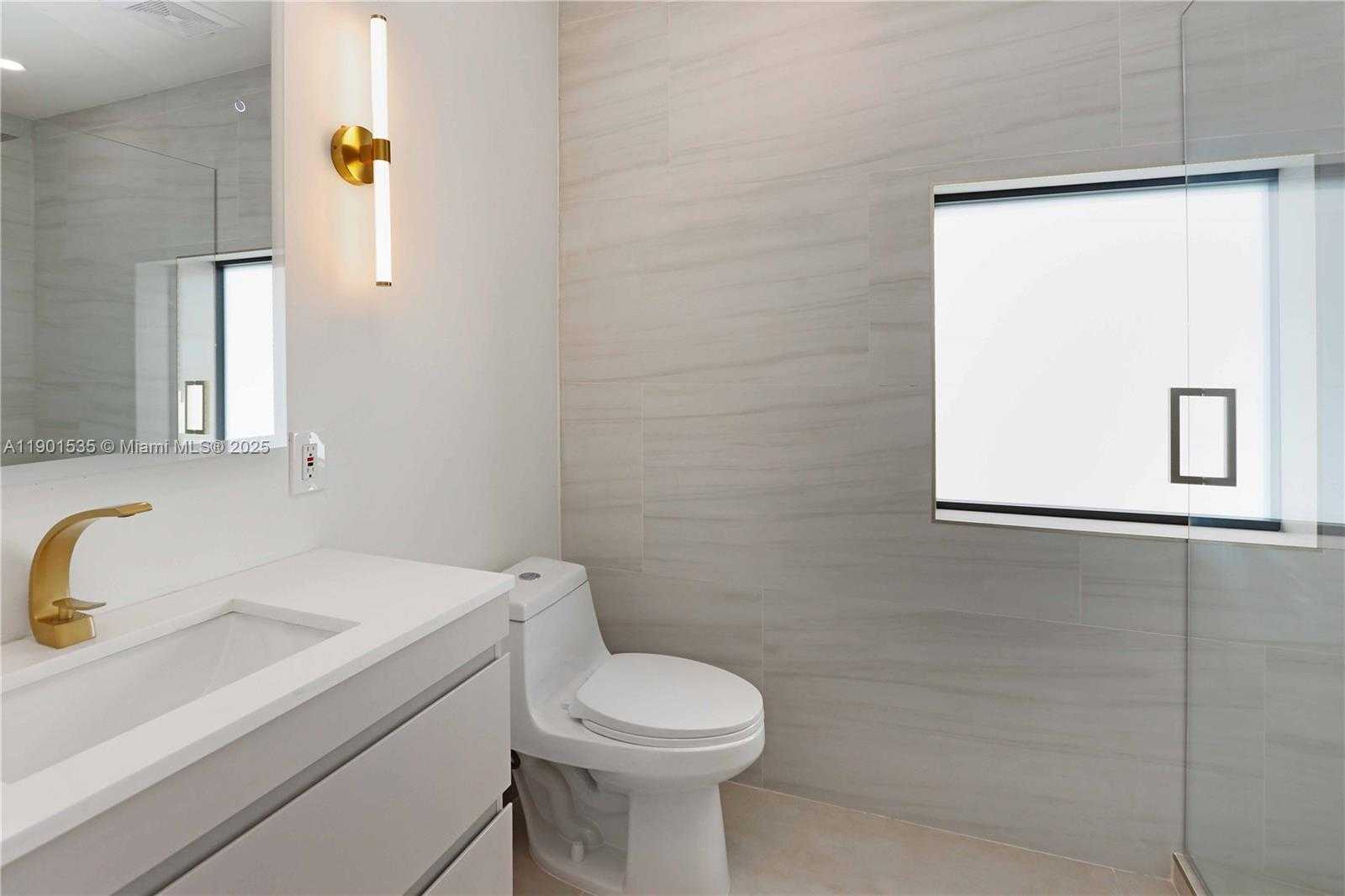 Small Image of 1620 MCKINLEY ST, Hollywood Number 24