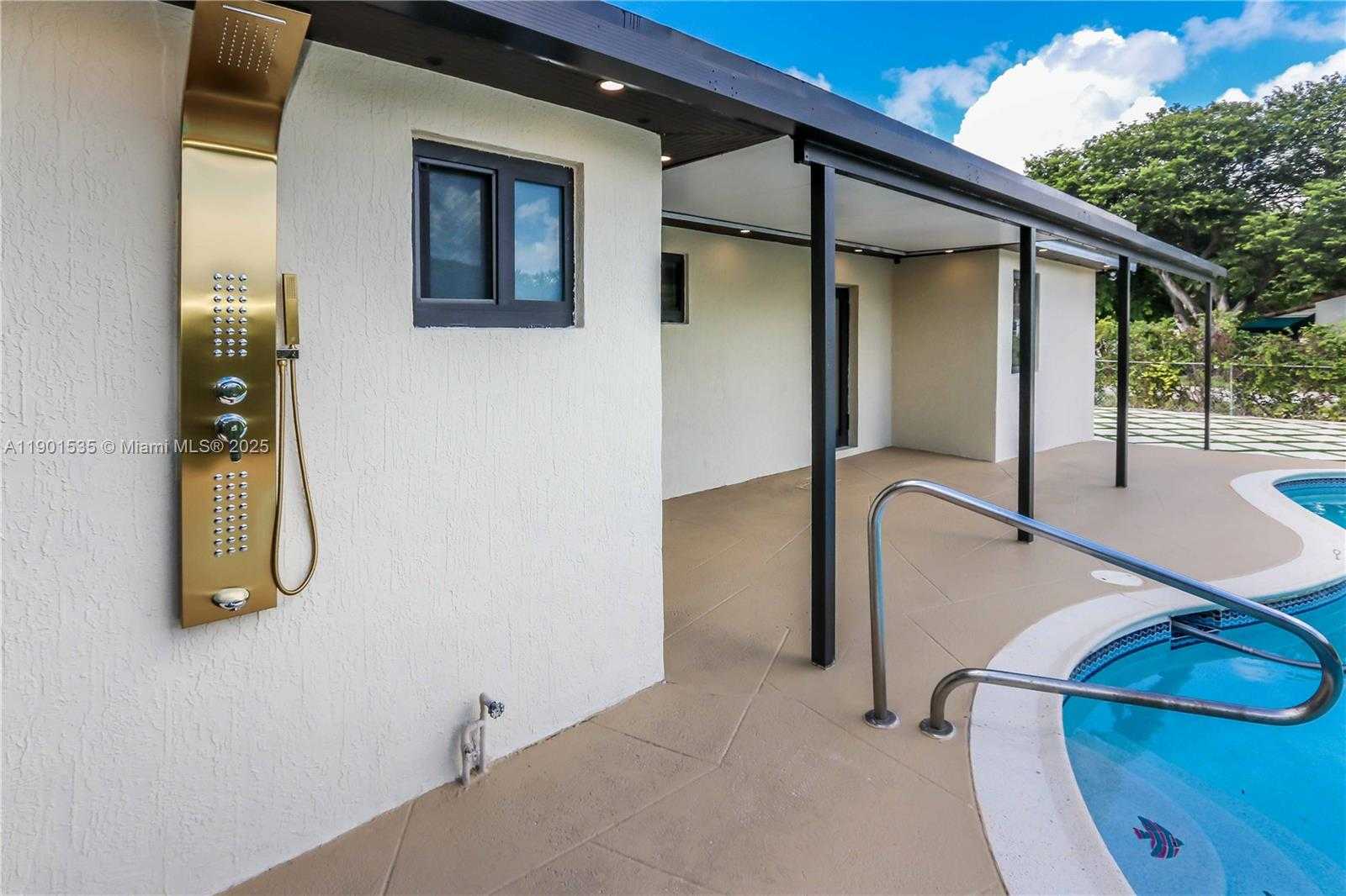 Small Image of 1620 MCKINLEY ST, Hollywood Number 29