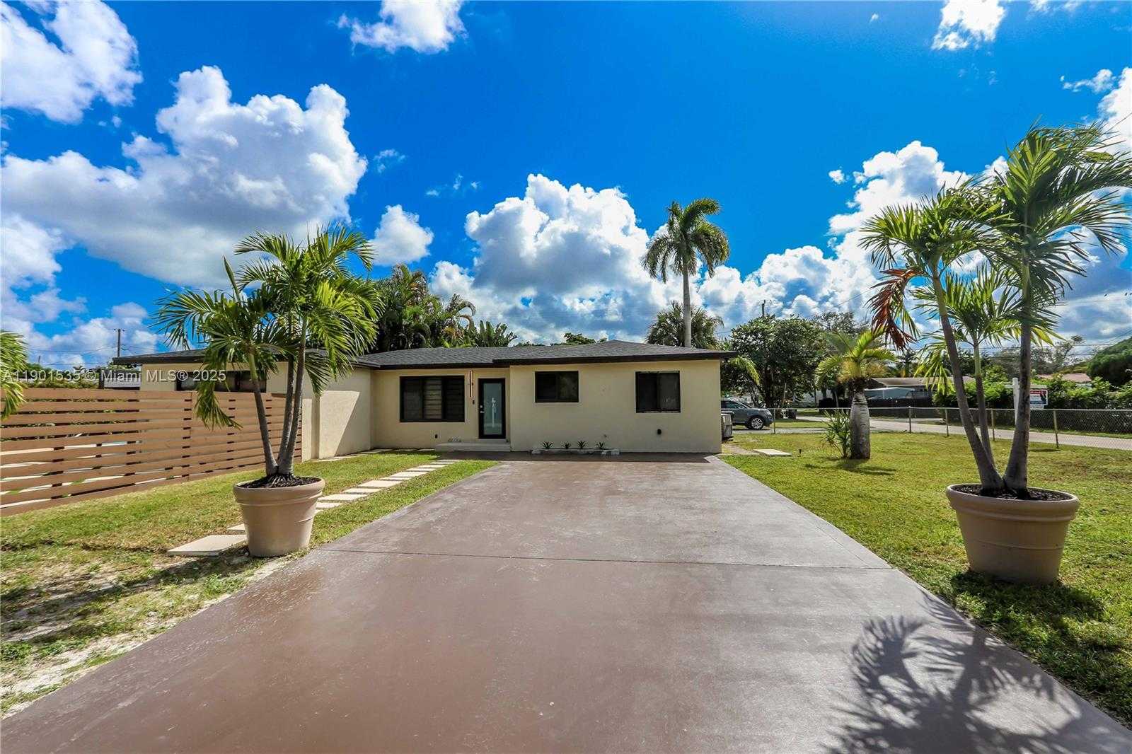 Small Image of 1620 MCKINLEY ST, Hollywood Number 32