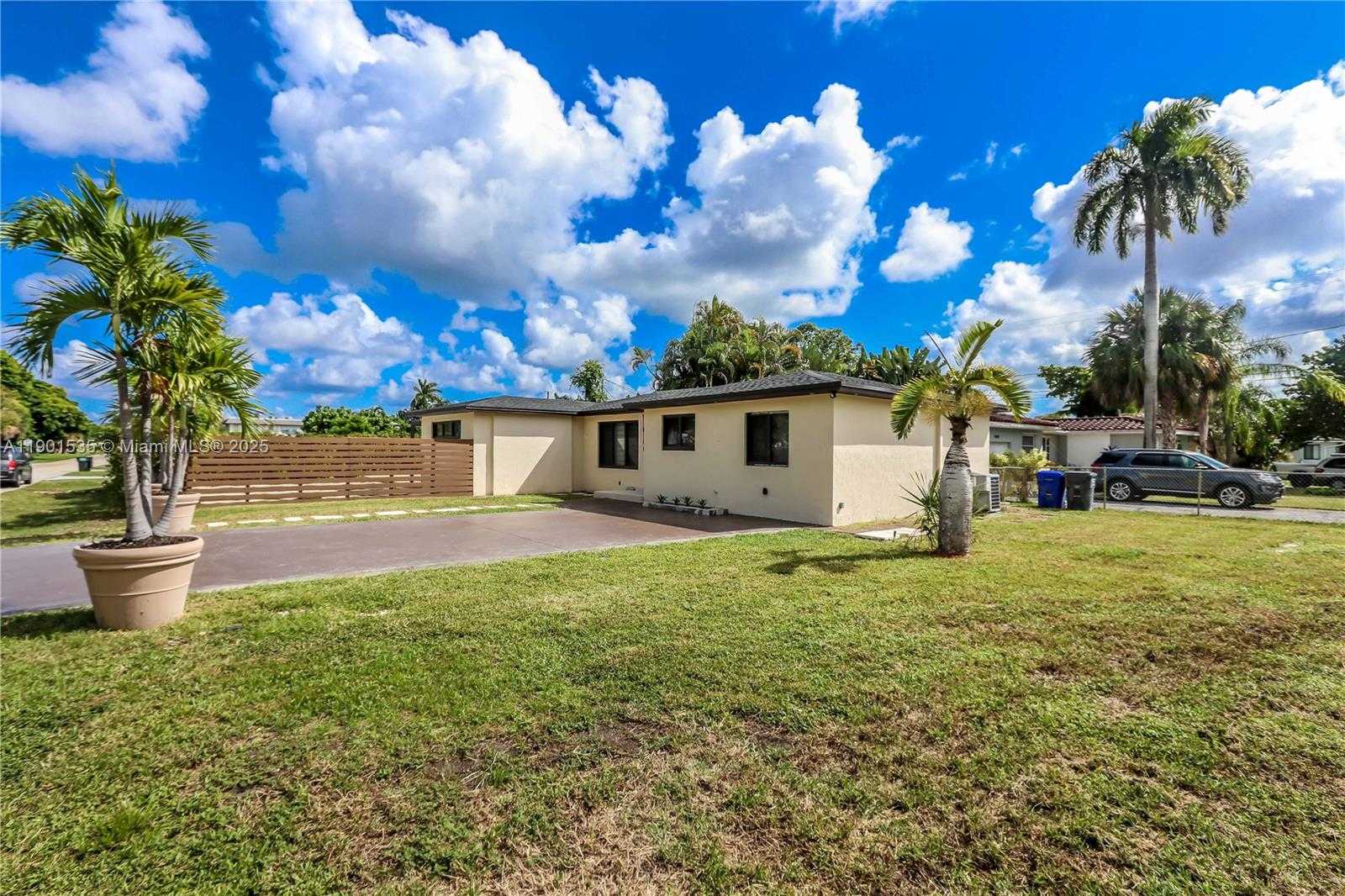 Small Image of 1620 MCKINLEY ST, Hollywood Number 33