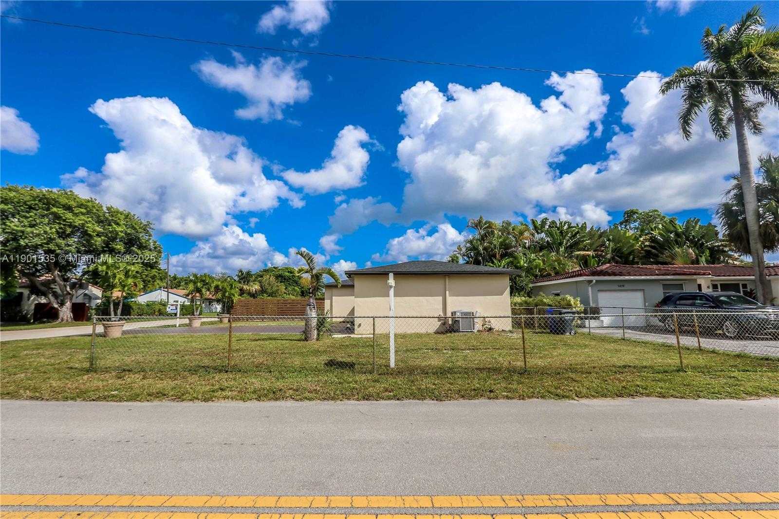 Small Image of 1620 MCKINLEY ST, Hollywood Number 34