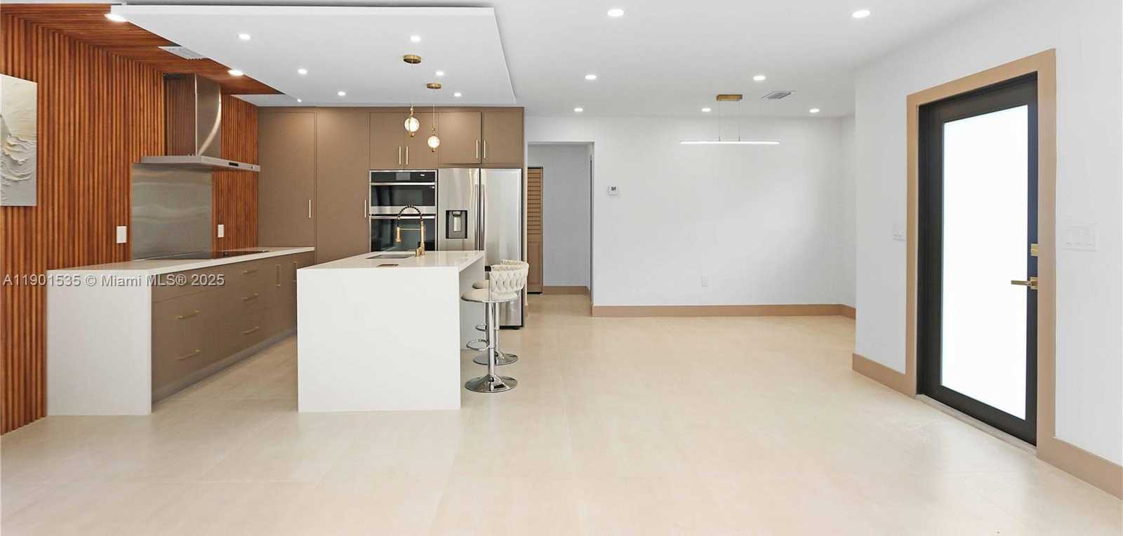 Small Image of 1620 MCKINLEY ST, Hollywood Number 5