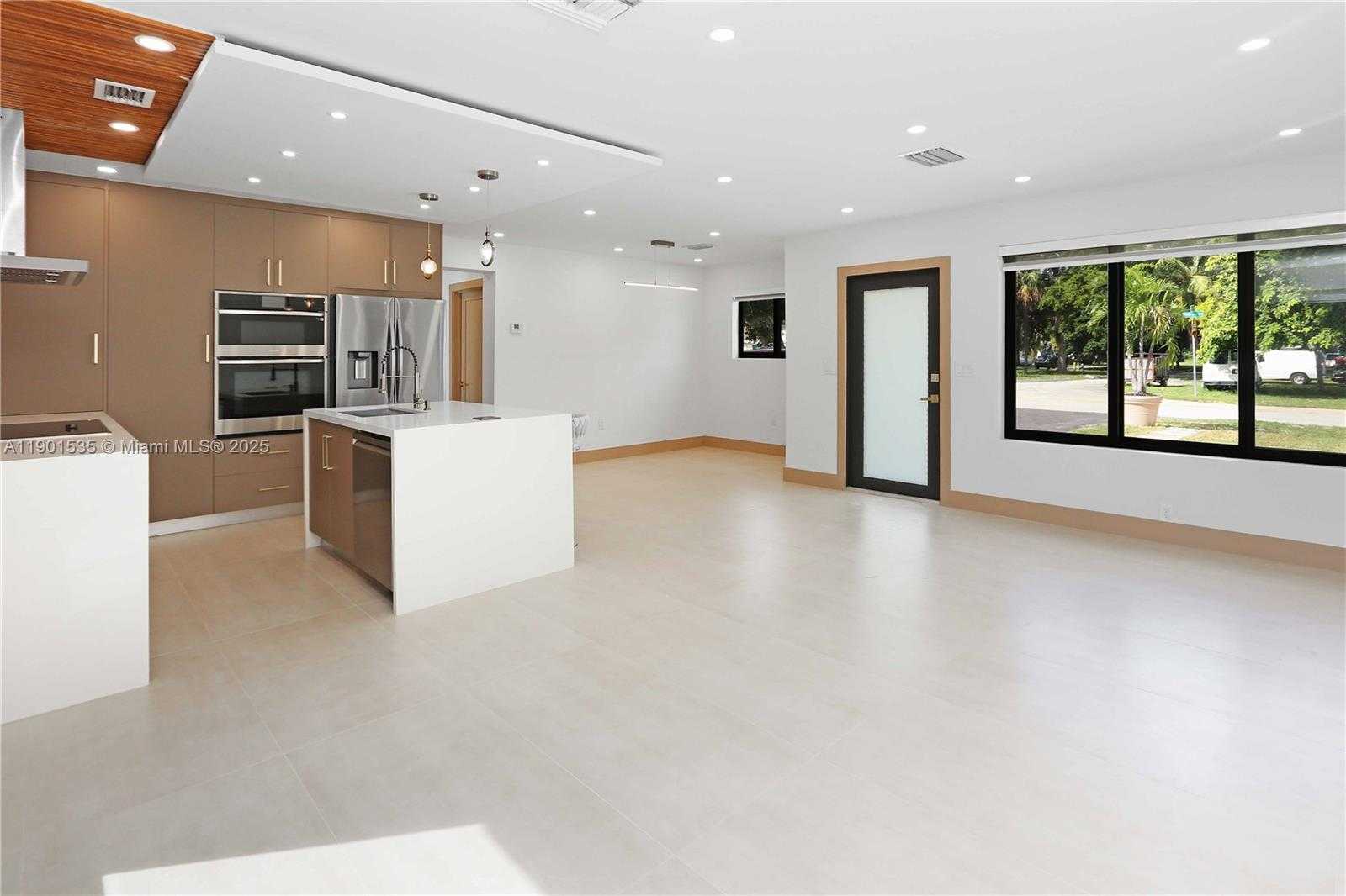 Small Image of 1620 MCKINLEY ST, Hollywood Number 6