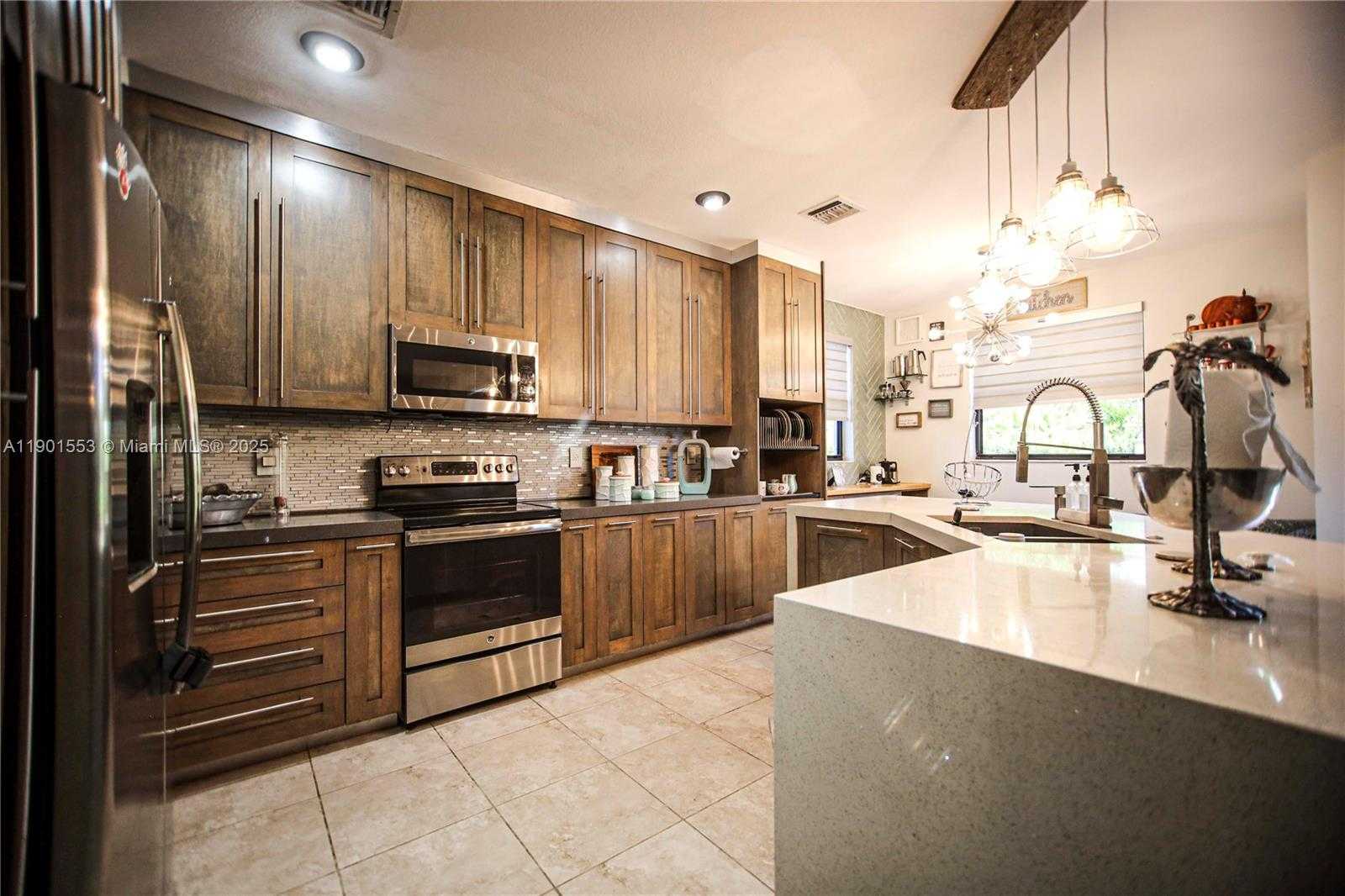 Small Image of 11863 SOUTH WEST 233RD TER, Homestead Number 17