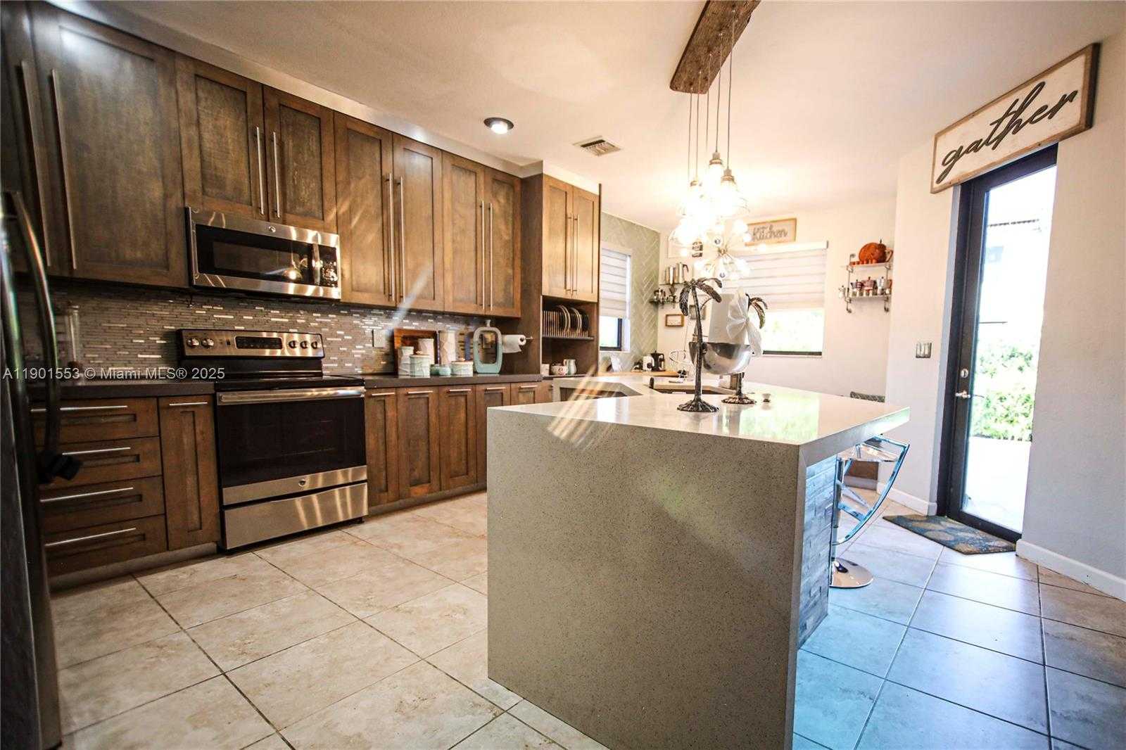 Small Image of 11863 SOUTH WEST 233RD TER, Homestead Number 18