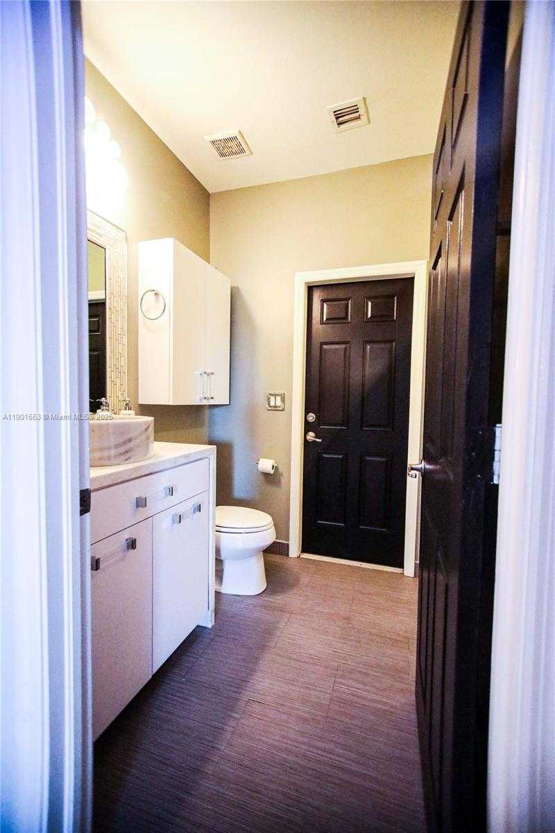 Small Image of 11863 SOUTH WEST 233RD TER, Homestead Number 38