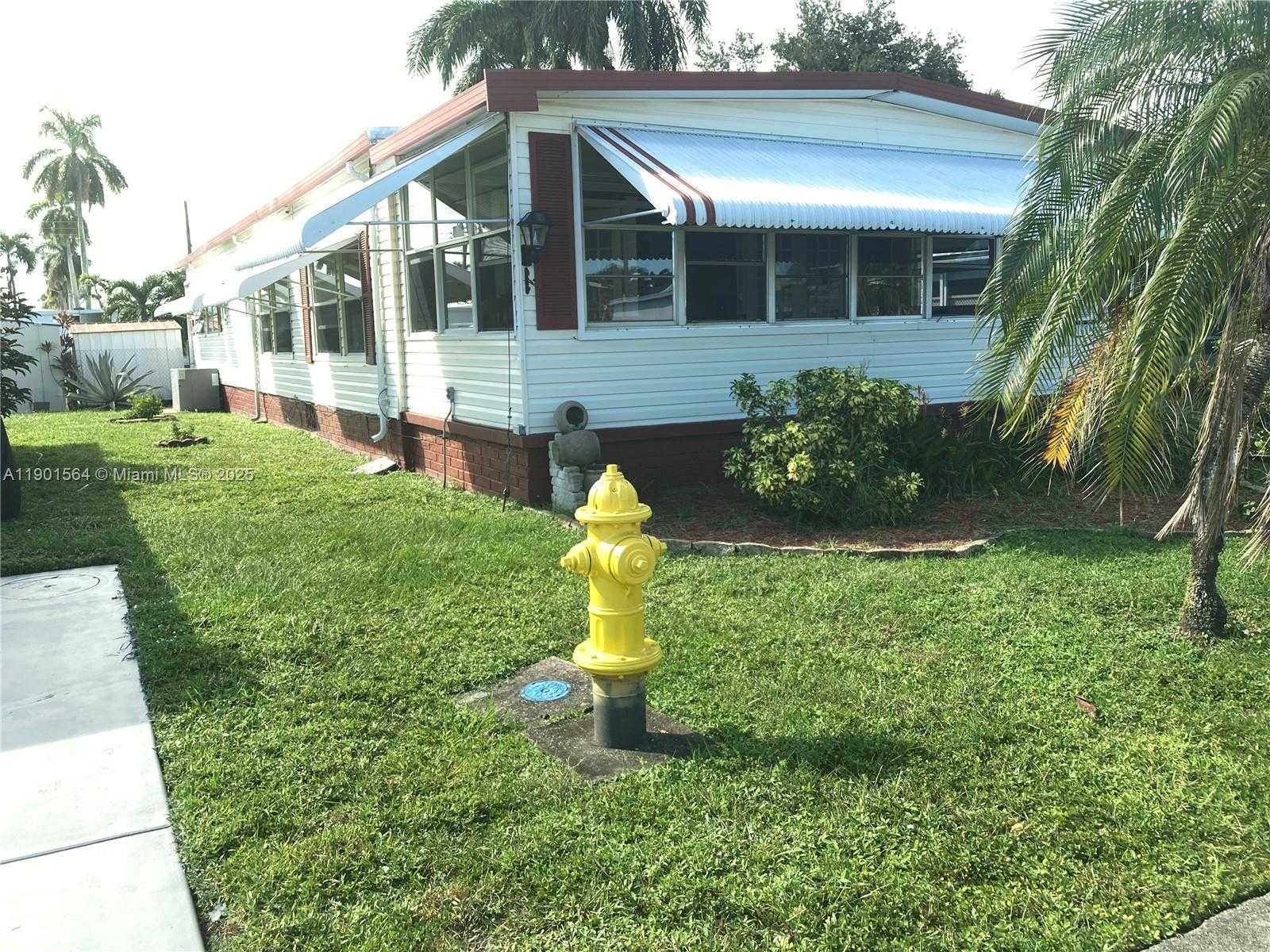 Small Image of 1891 SOUTH WEST 84TH AVE, Davie Number 2