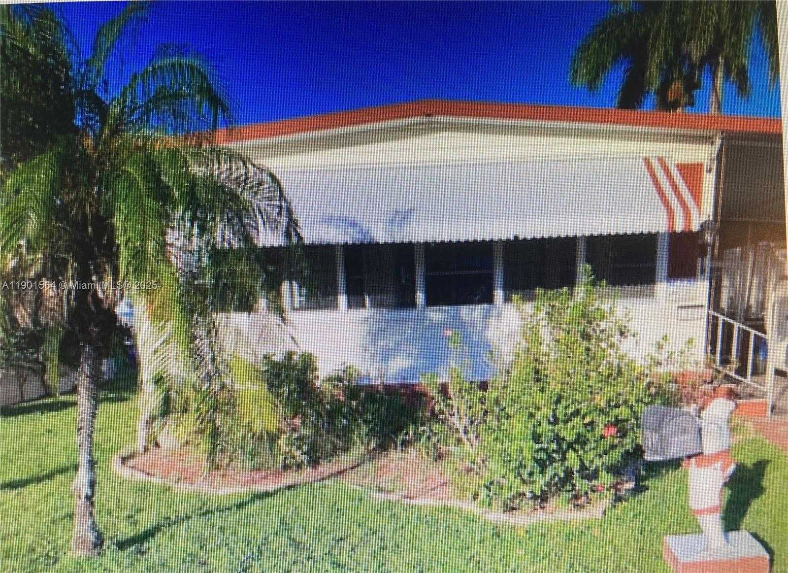 Small Image of 1891 SOUTH WEST 84TH AVE, Davie Number 3