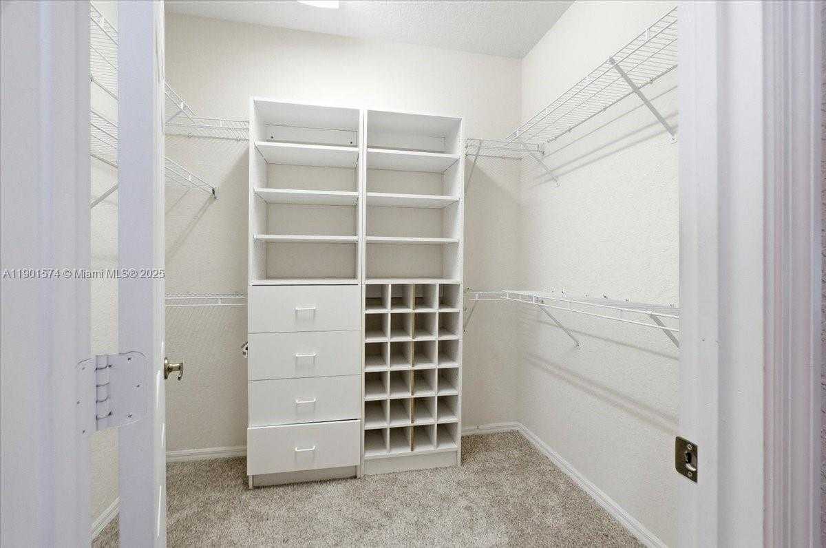 Small Image of 13931 NORTH WEST 19TH ST, Pembroke Pines Number 15