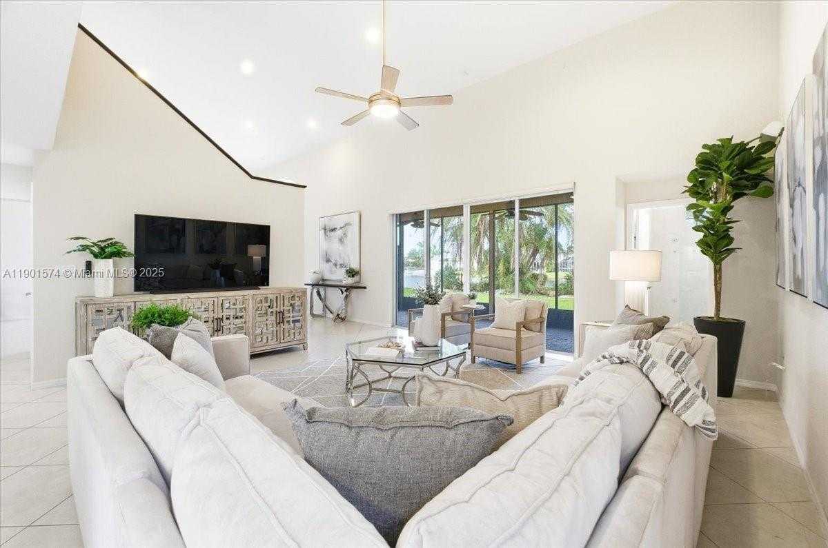 Small Image of 13931 NORTH WEST 19TH ST, Pembroke Pines Number 20