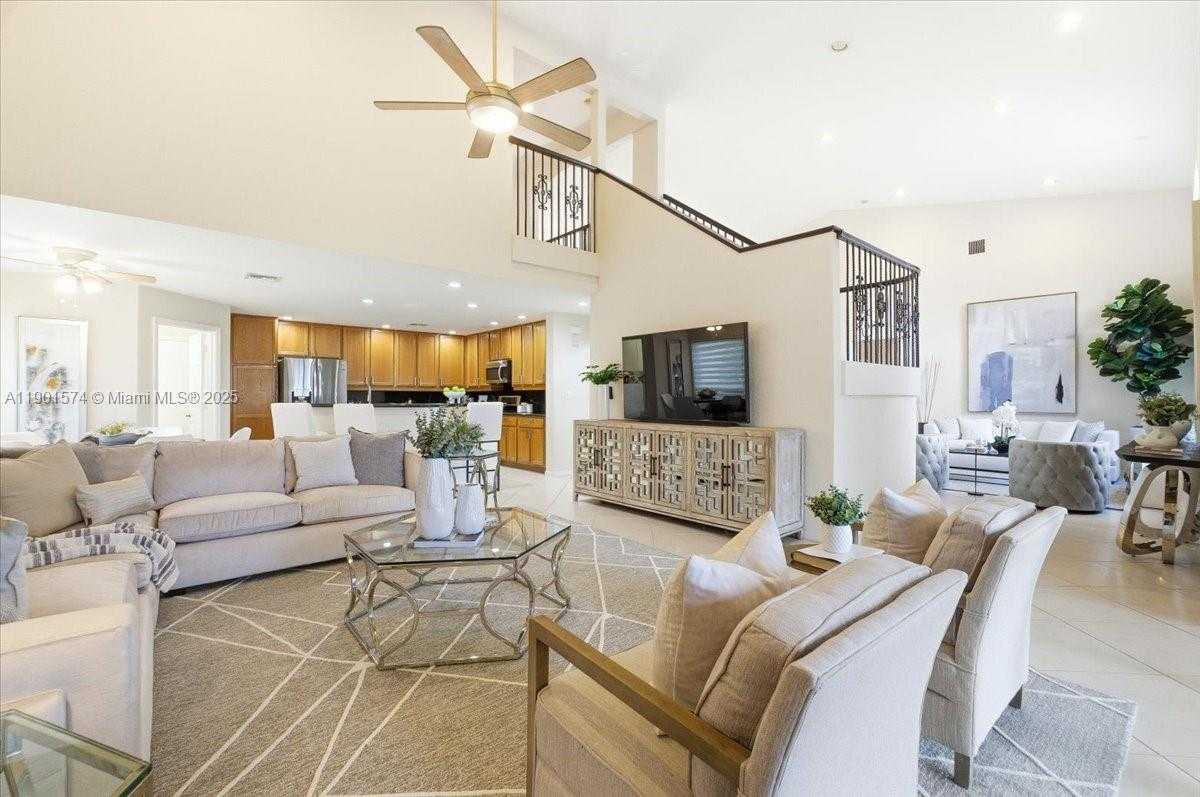 Small Image of 13931 NORTH WEST 19TH ST, Pembroke Pines Number 21