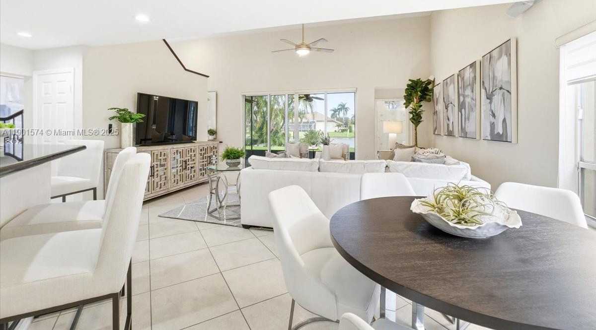 Small Image of 13931 NORTH WEST 19TH ST, Pembroke Pines Number 30