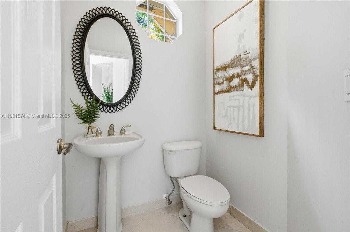 Small Image of 13931 NORTH WEST 19TH ST, Pembroke Pines Number 37