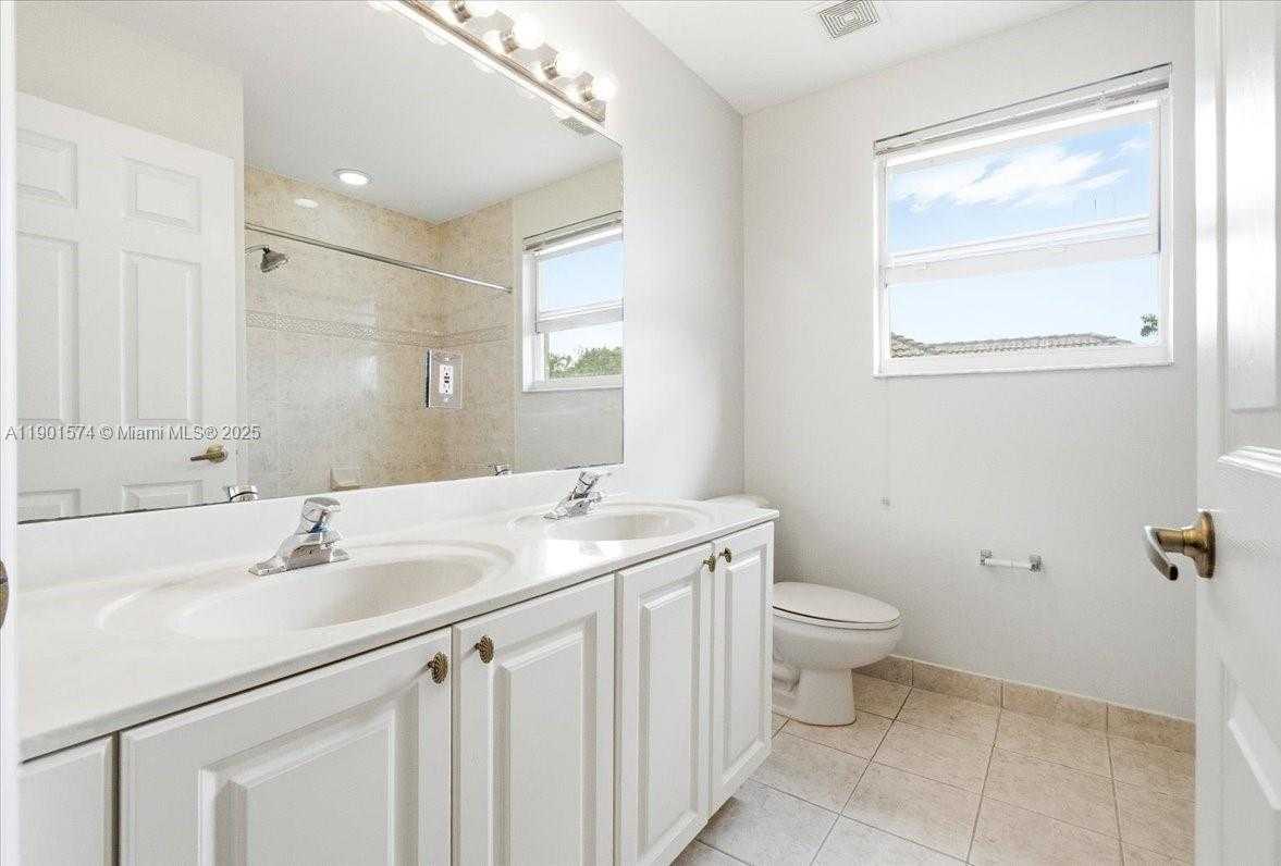 Small Image of 13931 NORTH WEST 19TH ST, Pembroke Pines Number 38