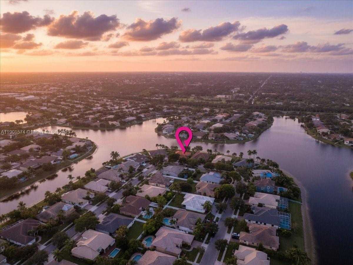 Small Image of 13931 NORTH WEST 19TH ST, Pembroke Pines Number 50