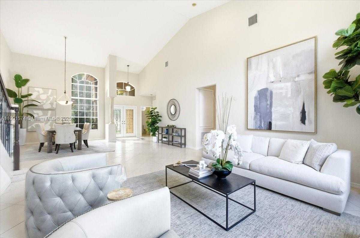 Small Image of 13931 NORTH WEST 19TH ST, Pembroke Pines Number 6