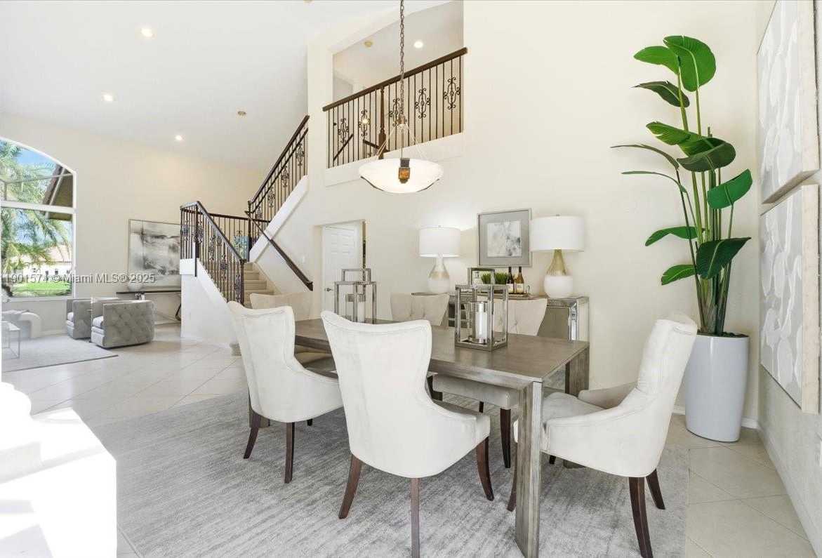 Small Image of 13931 NORTH WEST 19TH ST, Pembroke Pines Number 7