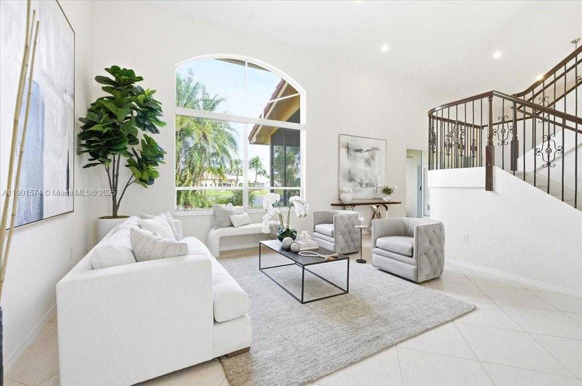 Small Image of 13931 NORTH WEST 19TH ST, Pembroke Pines Number 9