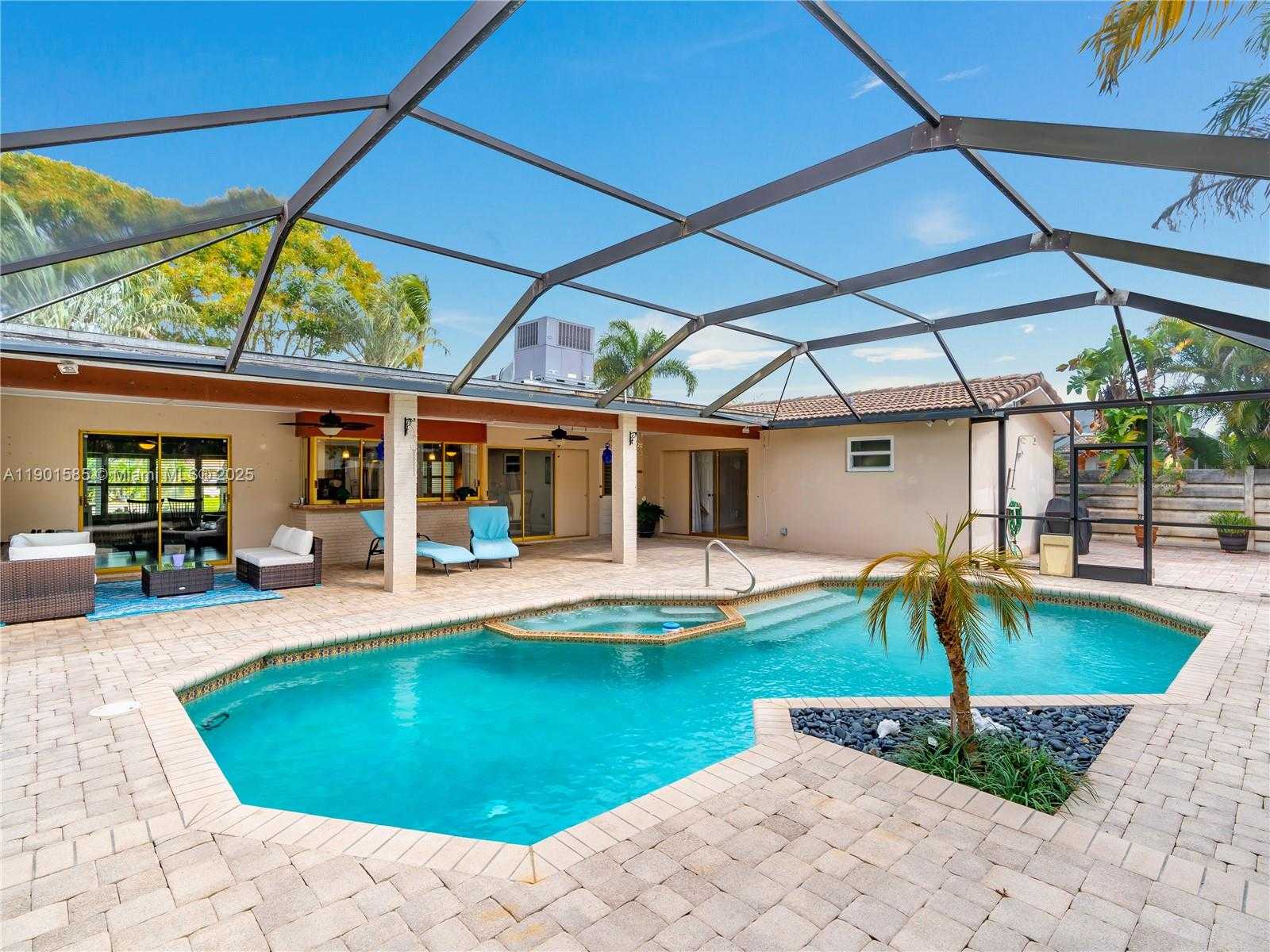 Small Image of 5124 MCKINLEY ST, Hollywood Number 13