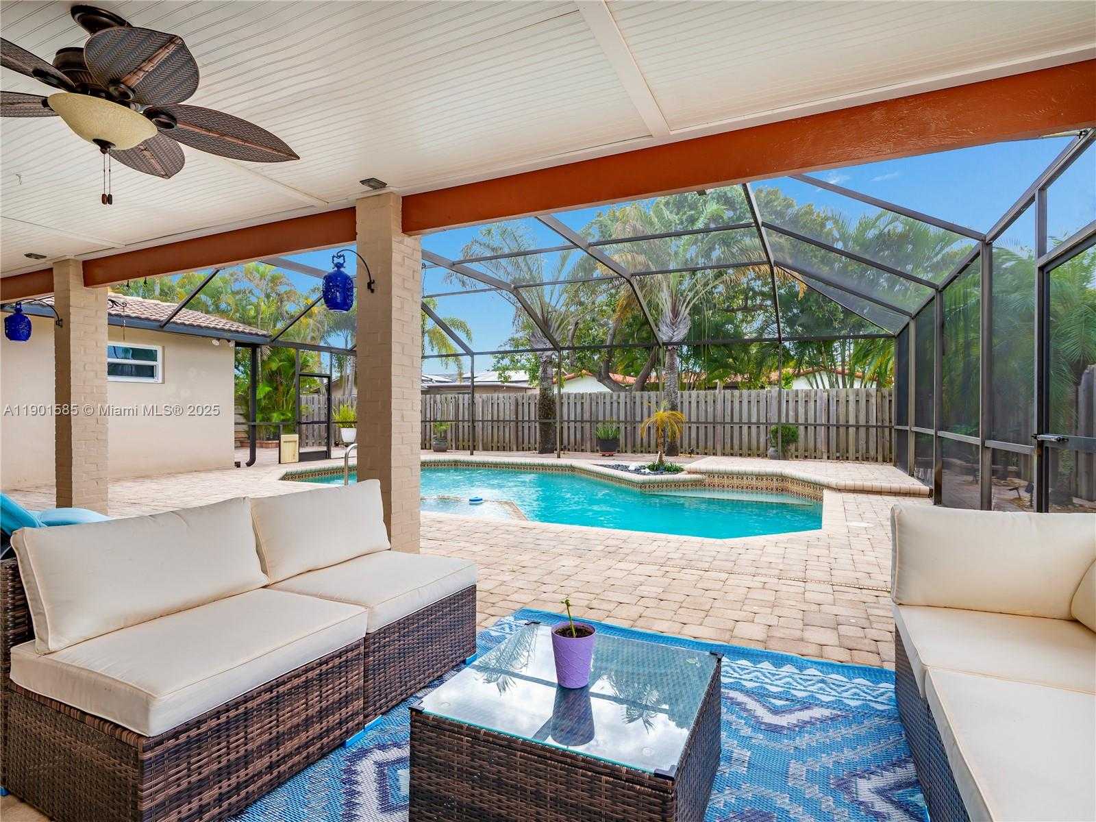 Small Image of 5124 MCKINLEY ST, Hollywood Number 14