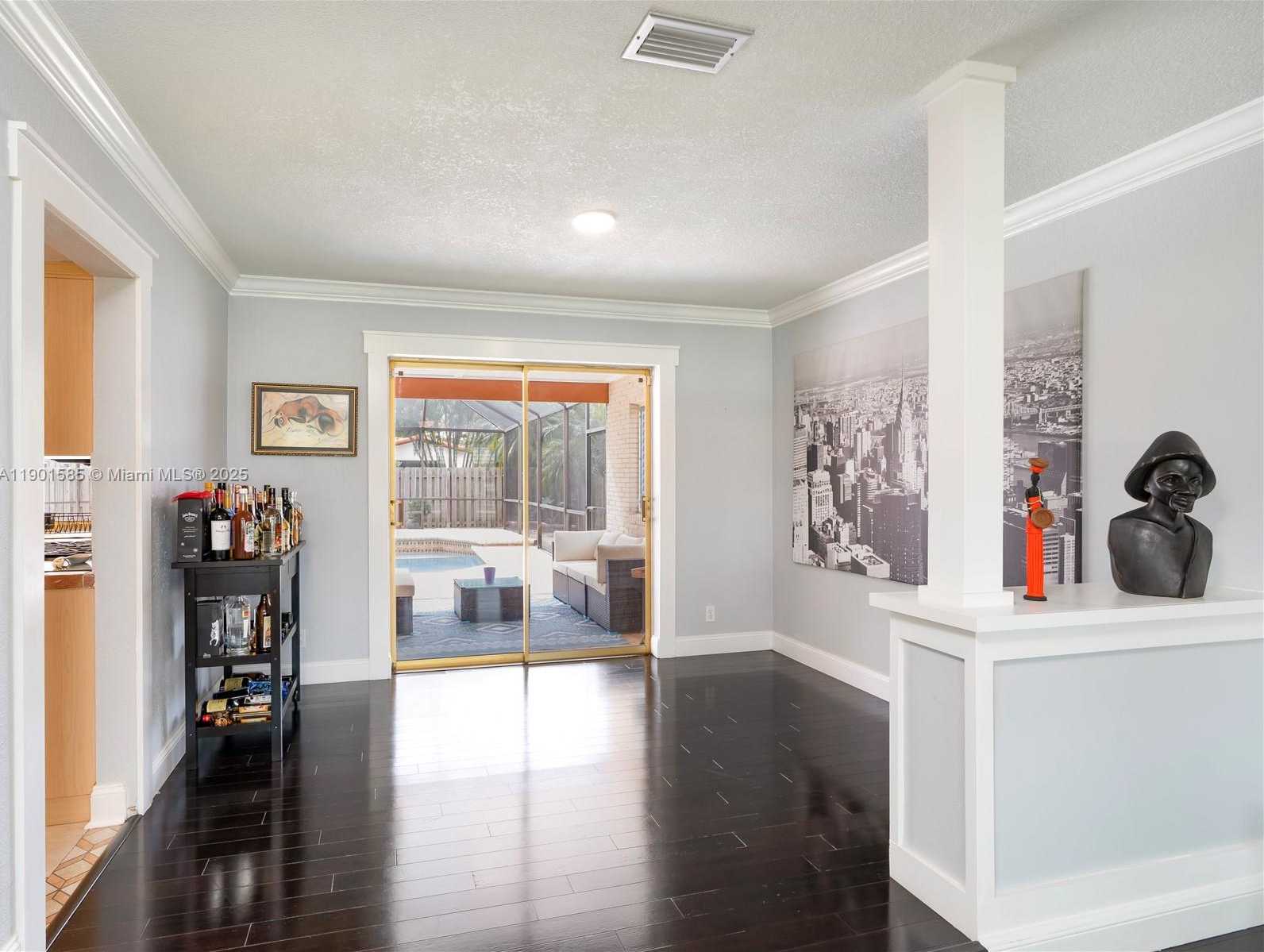 Small Image of 5124 MCKINLEY ST, Hollywood Number 8