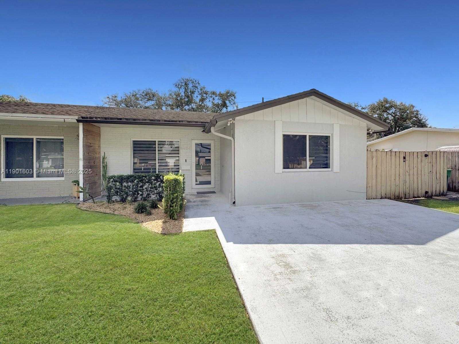 Small Image of 9424 SOUTH WEST 52ND ST, Cooper City Number 3