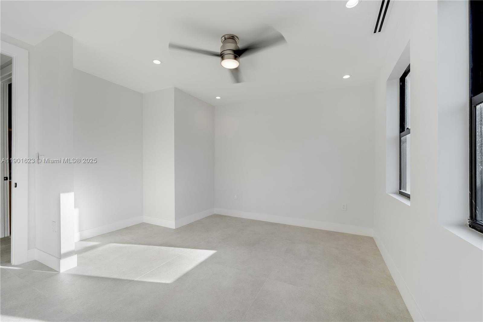 Small Image of 1505 SOUTH WEST 5TH PL, Fort Lauderdale Number 31