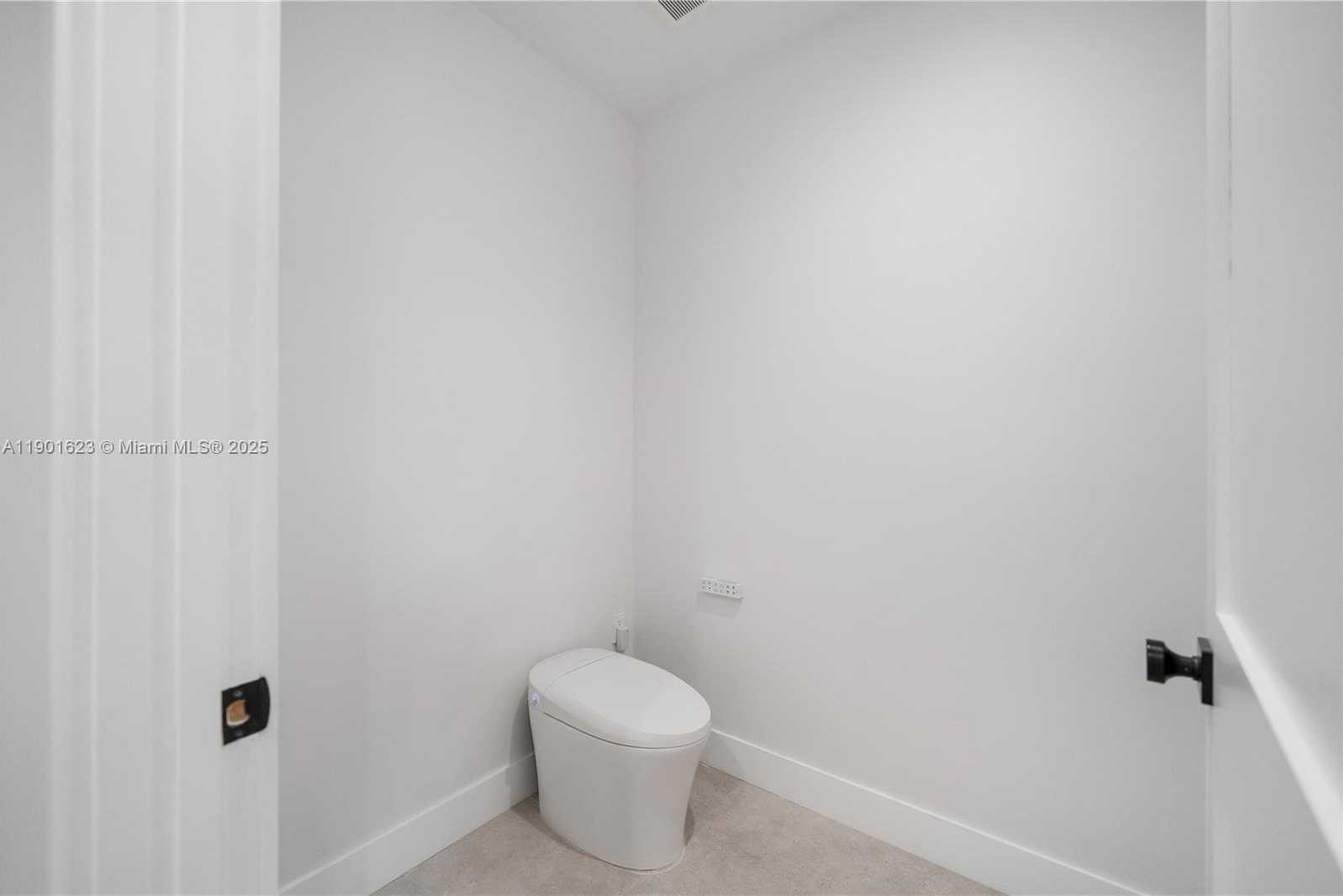 Small Image of 1505 SOUTH WEST 5TH PL, Fort Lauderdale Number 47