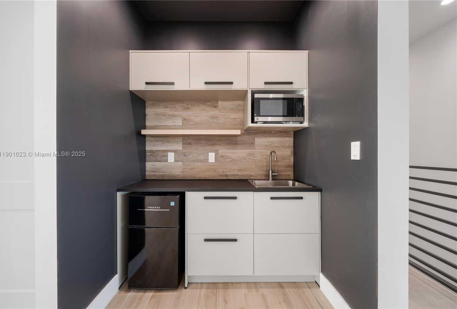 Small Image of 1505 SOUTH WEST 5TH PL, Fort Lauderdale Number 52